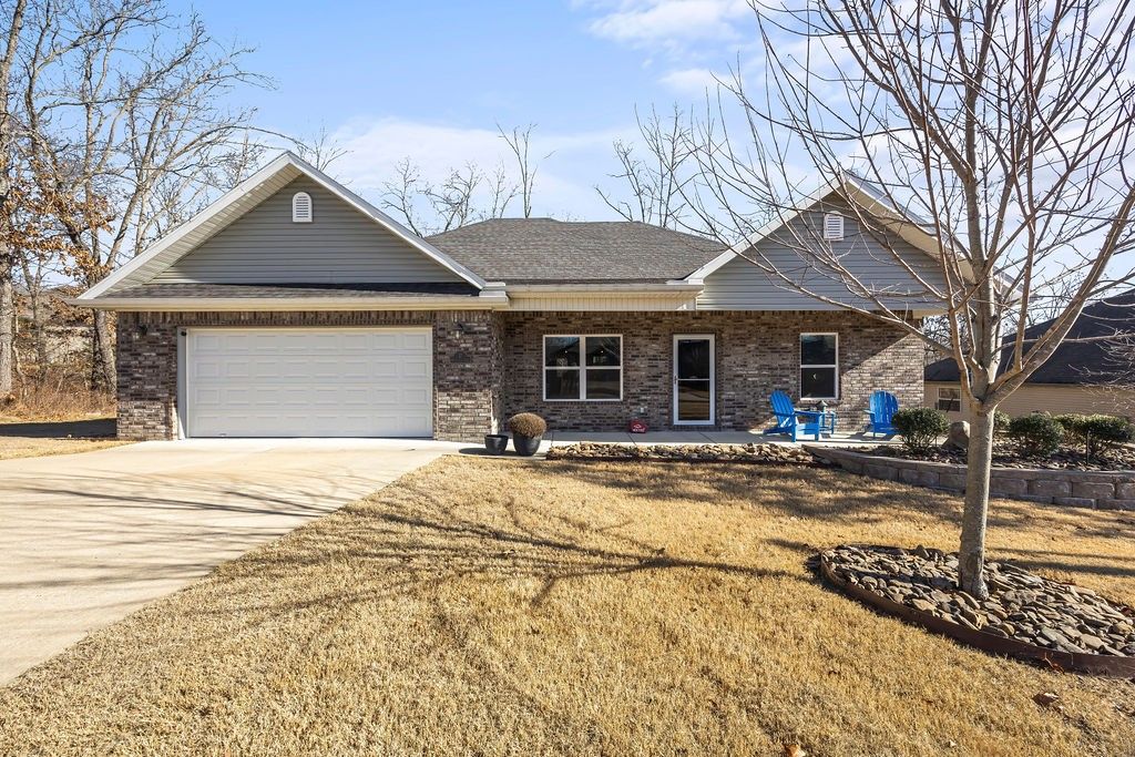 17 Ravenglass Lane, Bella Vista, AR 72714