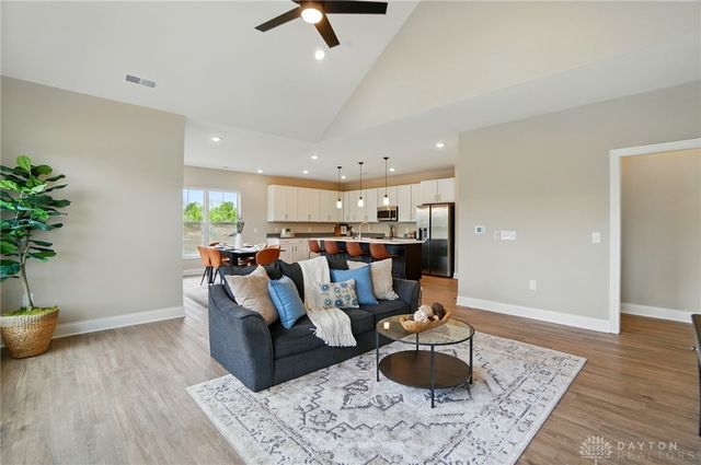 1509 kingsgate, Springfield, OH 45502