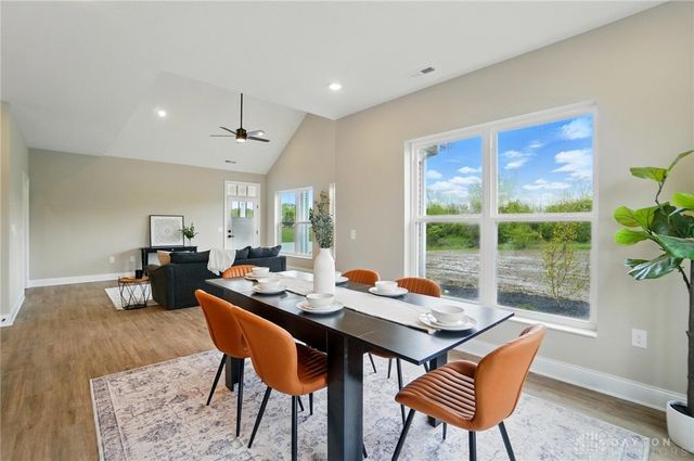 1509 kingsgate, Springfield, OH 45502