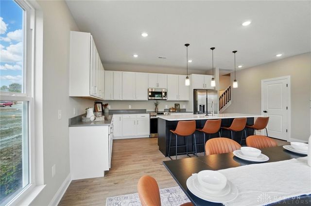 1509 kingsgate, Springfield, OH 45502