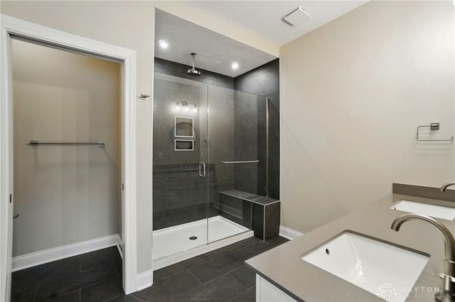 1509 kingsgate, Springfield, OH 45502