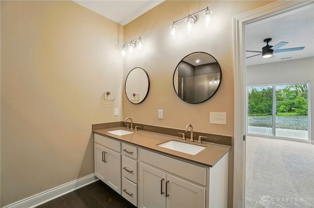 1509 kingsgate, Springfield, OH 45502