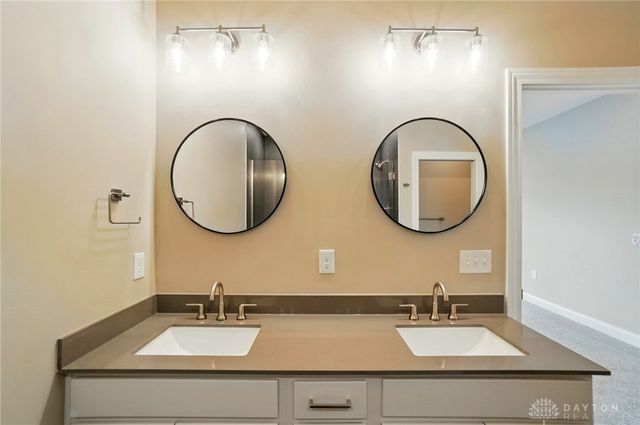 1509 kingsgate, Springfield, OH 45502