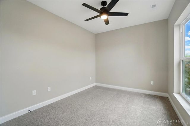 1509 kingsgate, Springfield, OH 45502