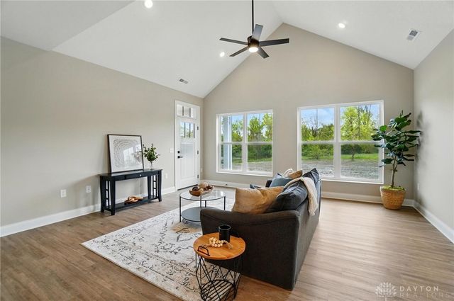 1509 kingsgate, Springfield, OH 45502