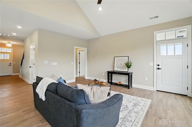 1509 kingsgate, Springfield, OH 45502