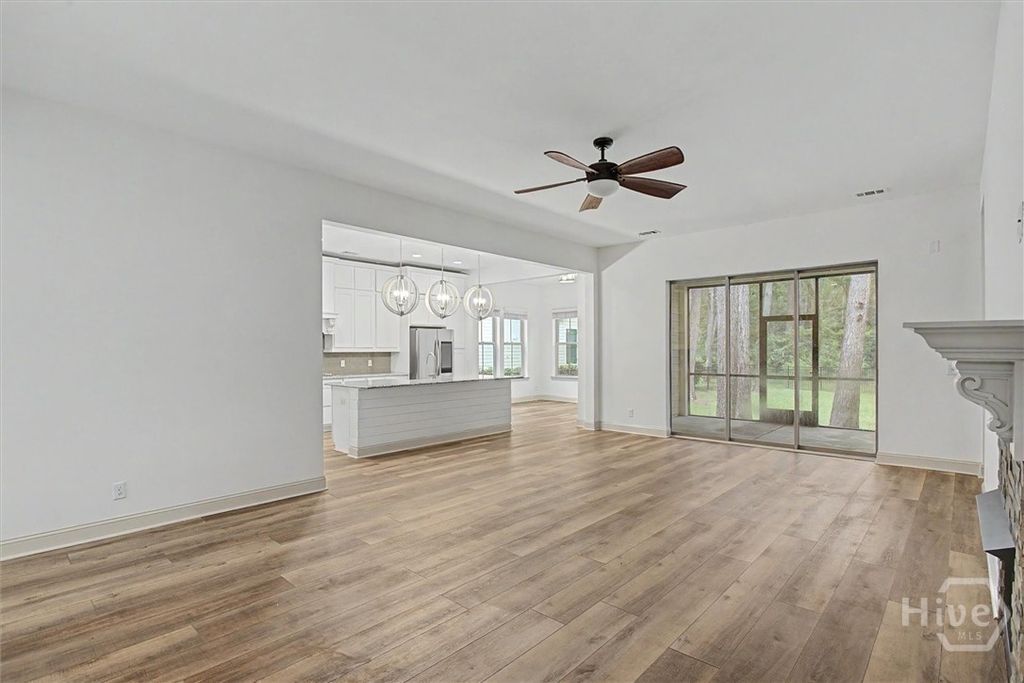 Image 20 of property listing at 85 Long Creek Lane, Richmond Hill, GA 31324
