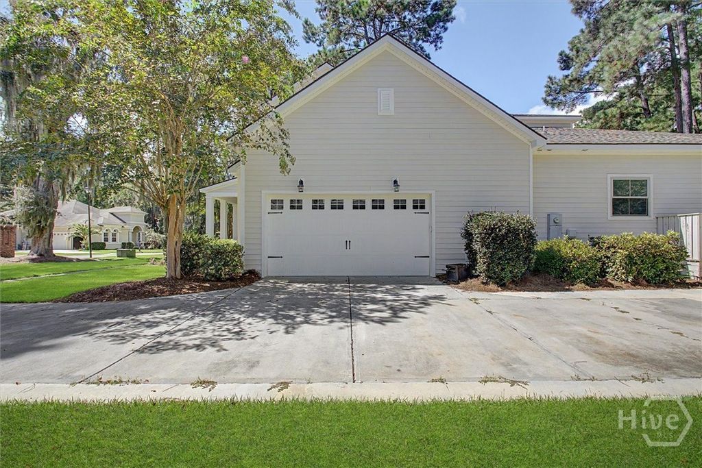 Image 4 of property listing at 85 Long Creek Lane, Richmond Hill, GA 31324