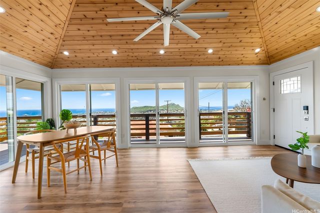 1709 Iwi Way, Honolulu, HI 96816