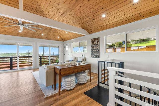1709 Iwi Way, Honolulu, HI 96816