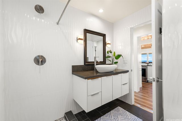 1709 Iwi Way, Honolulu, HI 96816
