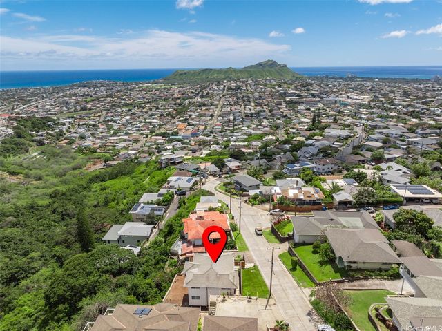 1709 Iwi Way, Honolulu, HI 96816