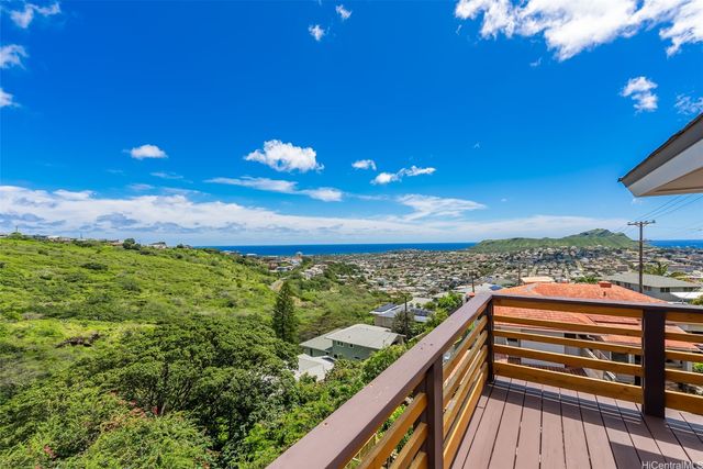 1709 Iwi Way, Honolulu, HI 96816