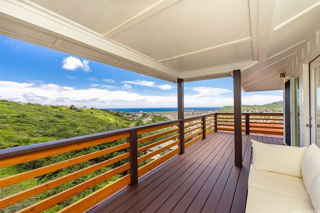 1709 Iwi Way, Honolulu, HI 96816