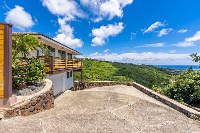 1709 Iwi Way, Honolulu, HI 96816