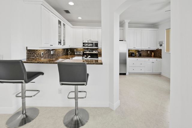 2040 Murano Bay Drive, Boynton Beach, FL 33435