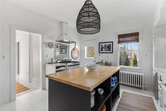 193 Coggeshall Avenue, Newport, RI 02840