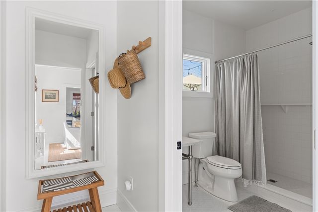 193 Coggeshall Avenue, Newport, RI 02840