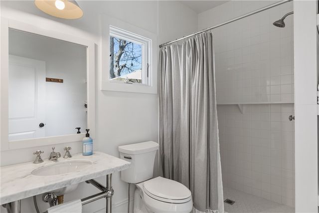 193 Coggeshall Avenue, Newport, RI 02840