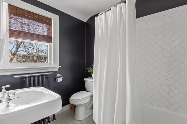 193 Coggeshall Avenue, Newport, RI 02840