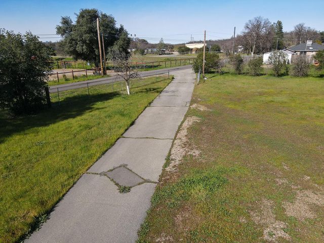 19533 Gas Point Road, Cottonwood, CA 96022