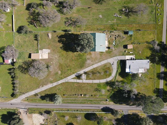 19533 Gas Point Road, Cottonwood, CA 96022