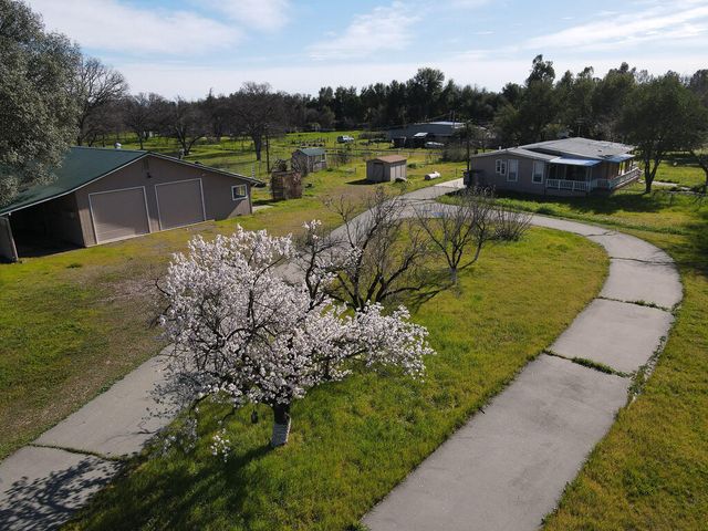 19533 Gas Point Road, Cottonwood, CA 96022