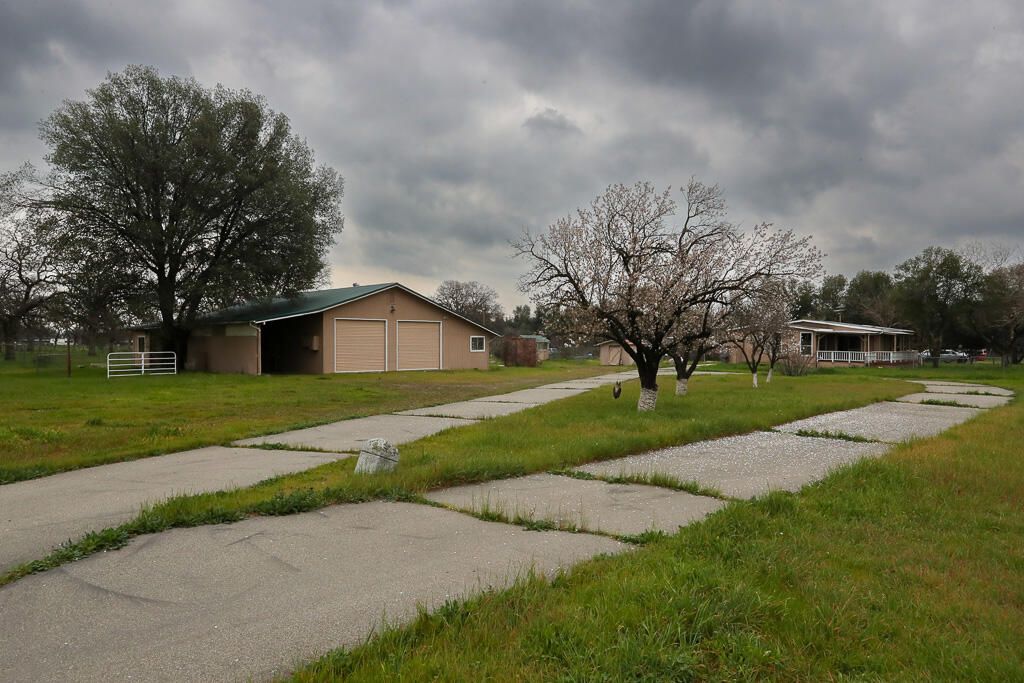 19533 Gas Point Road, Cottonwood, CA 96022