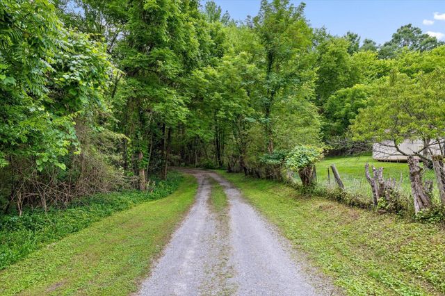1906 Spradling Road, Soddy Daisy, TN 37379
