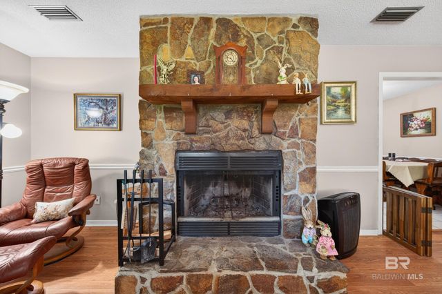 16270 Pine Grove Rd Ext N, Bay Minette, AL 36507