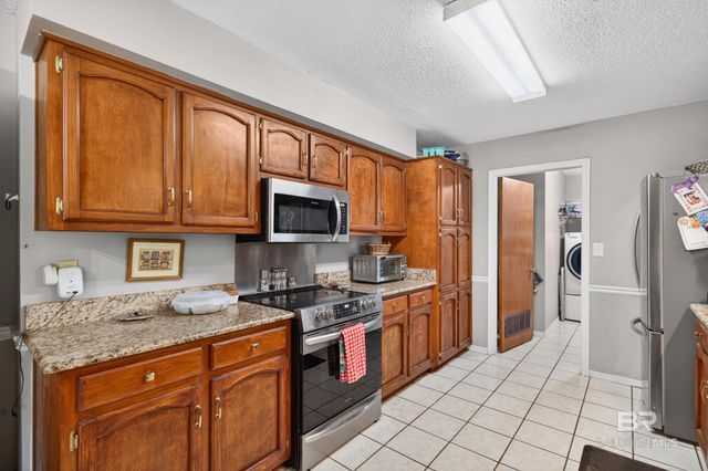 16270 Pine Grove Rd Ext N, Bay Minette, AL 36507