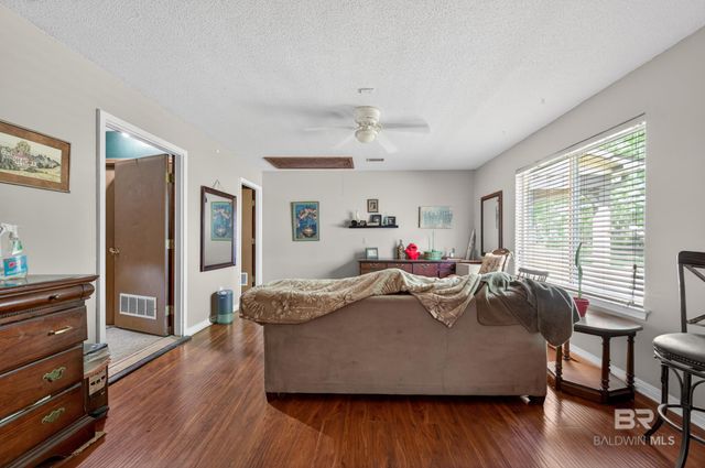 16270 Pine Grove Rd Ext N, Bay Minette, AL 36507