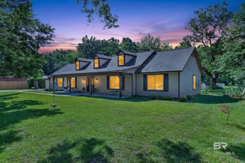 16270 Pine Grove Rd Ext N, Bay Minette, AL 36507