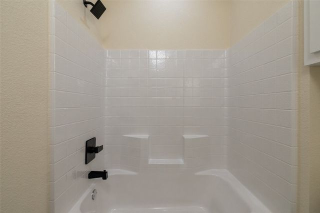 180 Cimmarron Trail, Runaway Bay, TX 76426