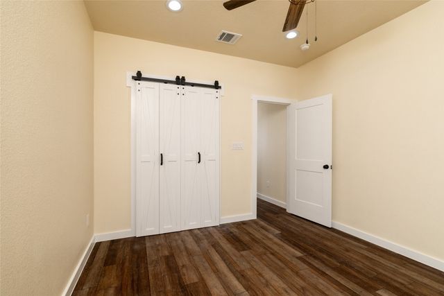 180 Cimmarron Trail, Runaway Bay, TX 76426