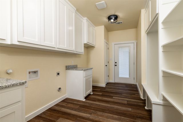 180 Cimmarron Trail, Runaway Bay, TX 76426