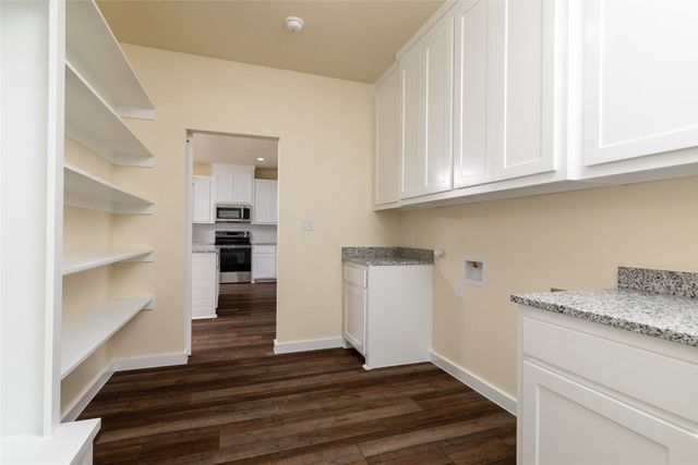 180 Cimmarron Trail, Runaway Bay, TX 76426