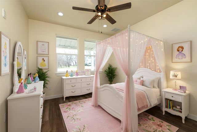 180 Cimmarron Trail, Runaway Bay, TX 76426