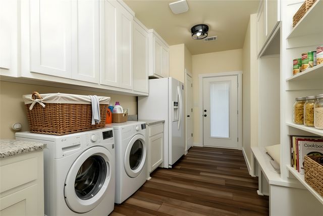 180 Cimmarron Trail, Runaway Bay, TX 76426