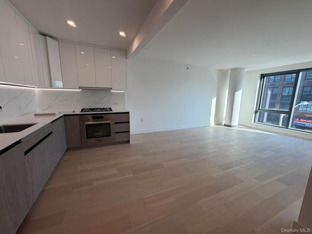 14449 Northern Boulevard 319, Flushing, NY 11354