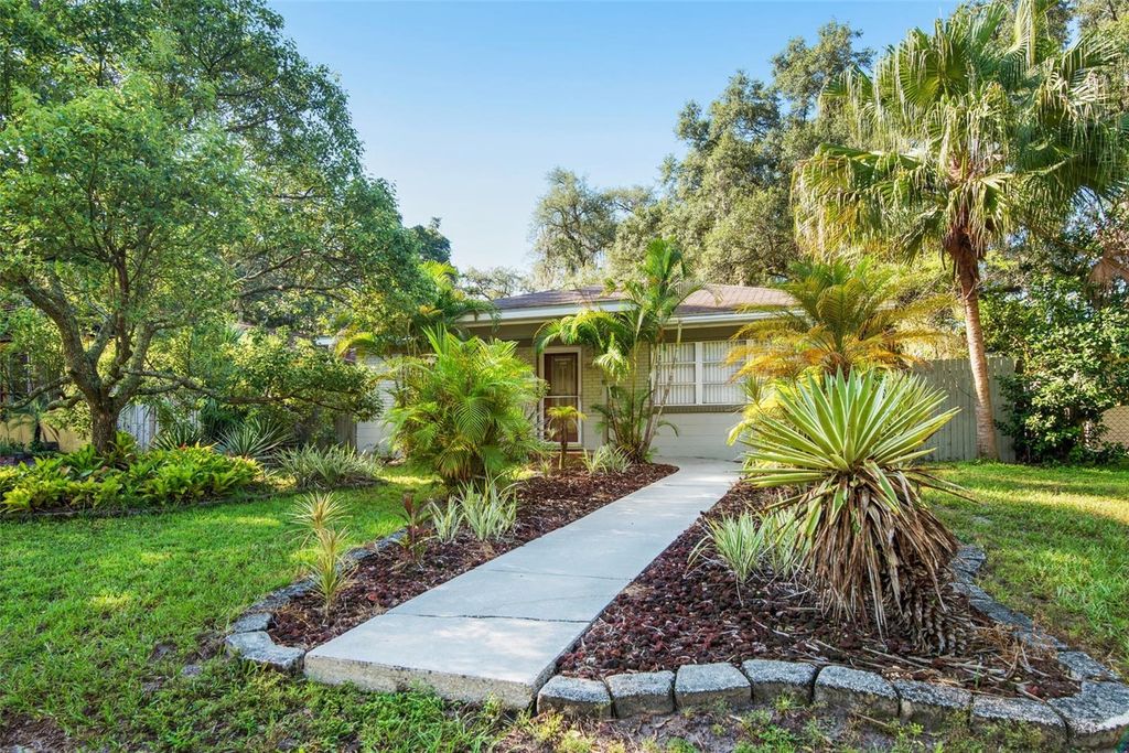 Image 1 of property listing at 422 W LOUISIANA AVENUE, Tampa, FL 33603