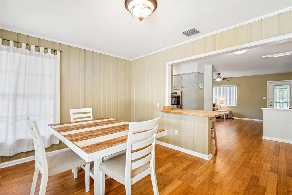 Image 14 of property listing at 422 W LOUISIANA AVENUE, Tampa, FL 33603