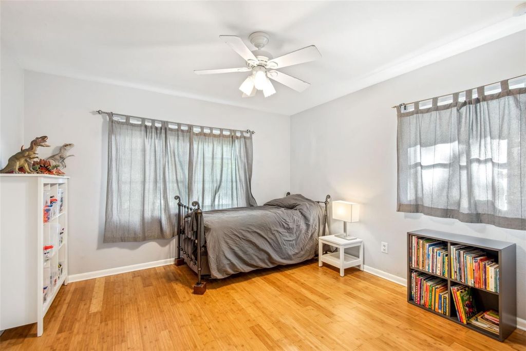 Image 19 of property listing at 422 W LOUISIANA AVENUE, Tampa, FL 33603