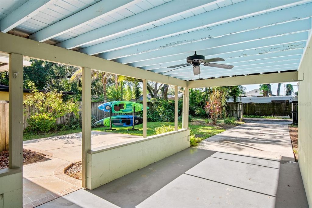 Image 21 of property listing at 422 W LOUISIANA AVENUE, Tampa, FL 33603