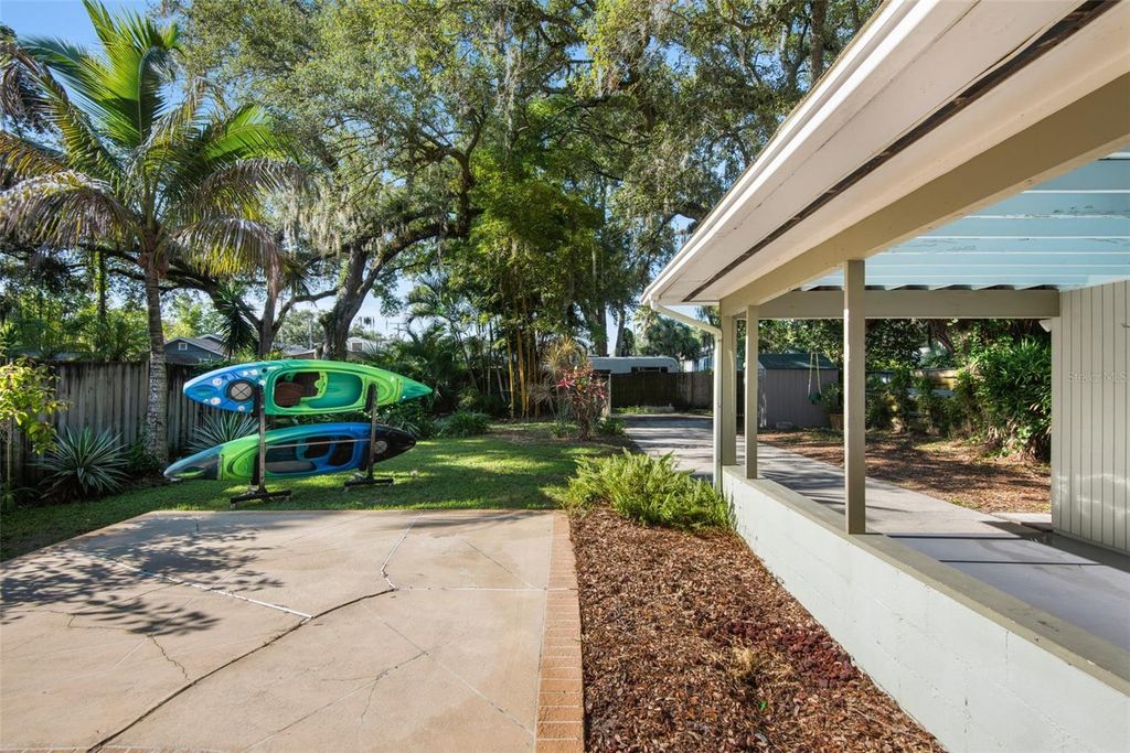 Image 22 of property listing at 422 W LOUISIANA AVENUE, Tampa, FL 33603