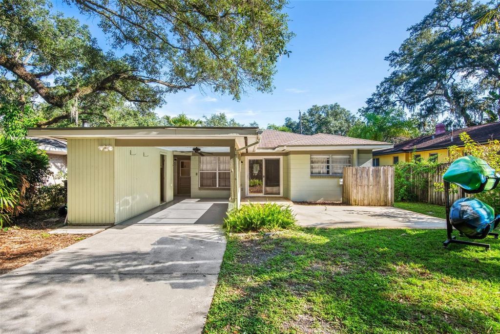 Image 24 of property listing at 422 W LOUISIANA AVENUE, Tampa, FL 33603
