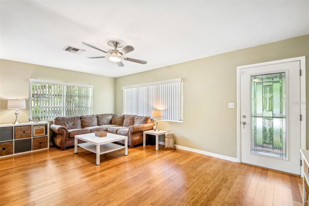Image 4 of property listing at 422 W LOUISIANA AVENUE, Tampa, FL 33603