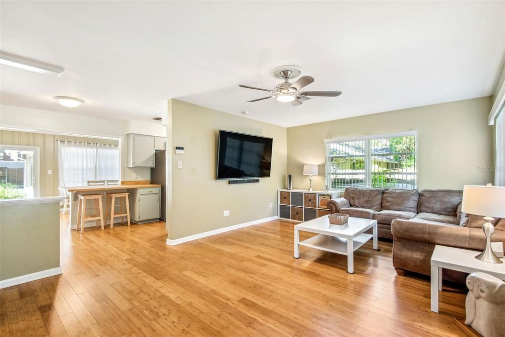 Image 5 of property listing at 422 W LOUISIANA AVENUE, Tampa, FL 33603