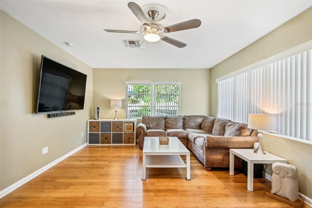 Image 6 of property listing at 422 W LOUISIANA AVENUE, Tampa, FL 33603