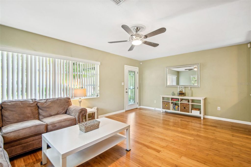 Image 7 of property listing at 422 W LOUISIANA AVENUE, Tampa, FL 33603